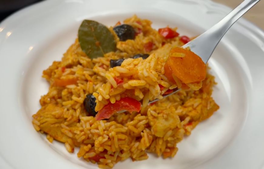 Chutné a také velmi zdravé, vařím kuře a rýži dohromady a jím to večer, aby to bylo lehké | Pouze 470 kcal!