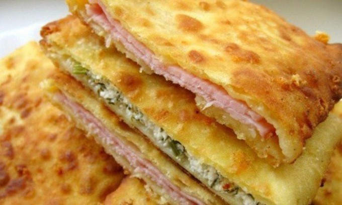 Super snídaně: Jogurtové taštičky plněné šunkou nebo sýrem