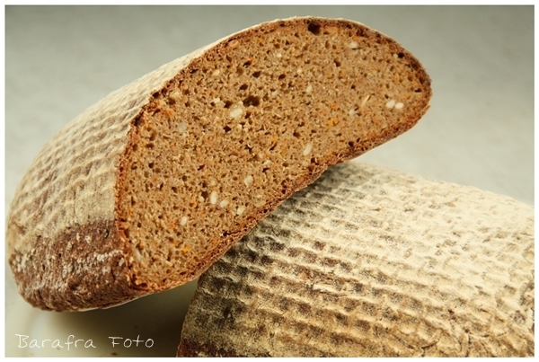 Dinkel-žitný celozrnný chléb s mrkví – návrat