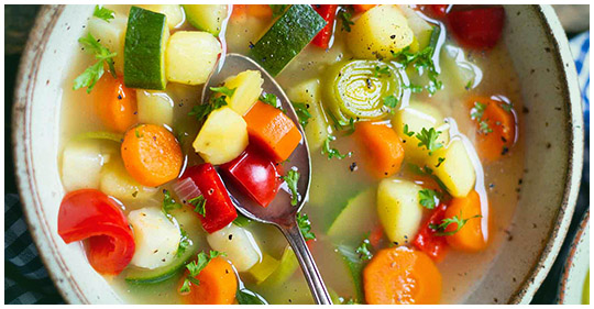 Jednoduchá vydatná zeleninová polévka – příprava 30 min