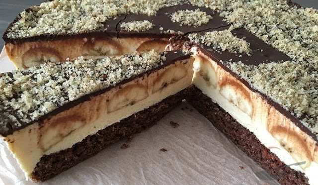 Banánový koláč s lahodným tvarohovým krémem