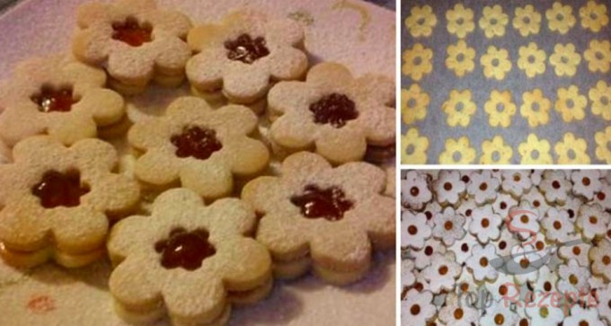 Vánoční cukroví plněné marmeládou (Spitzbuben)