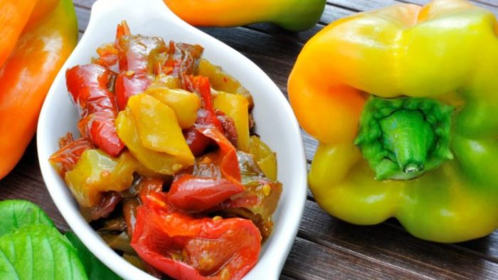 Peperonata: recept s nízkým obsahem sacharidů a bez tuku, obsahuje pouze 160 kcal.