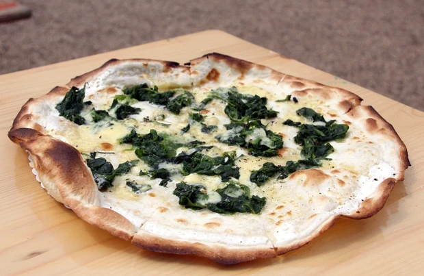Flammkuchen se špenátem
