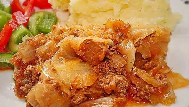 Zelný hrnec s mletým masem, který vás chytne