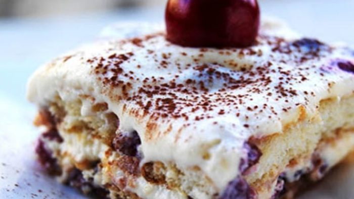 Kirsch-Tiramisu: Je krémové a má pouze 190 kalorií. Je to letní dezert.