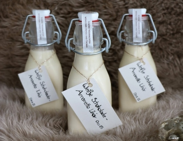 Amaretto likér s bílou čokoládou