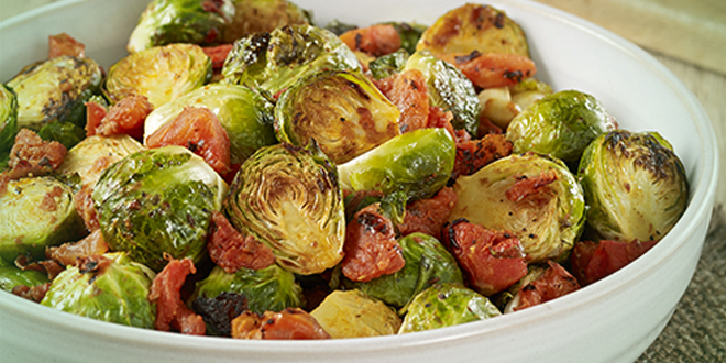 Rosenkohl s baconem a vlašskými ořechy (Low Carb)