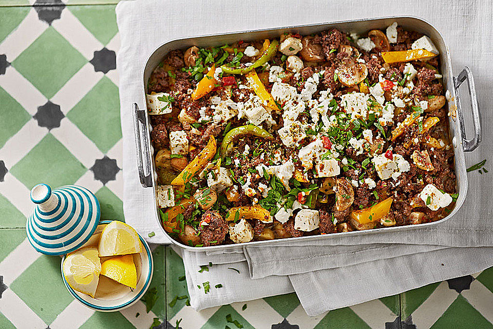 Turecký mletý masový nákyp se sýrem feta