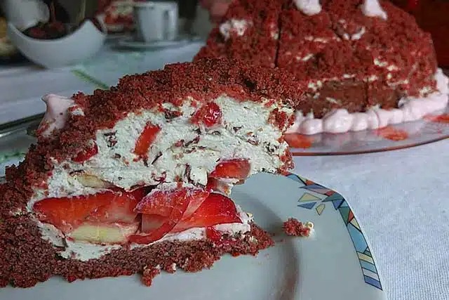 Recept na lahodný jahodový krtečkový dort