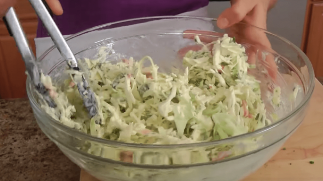 S tímto receptem uděláš slavný KFC zelňák! Chutné a zdravé!