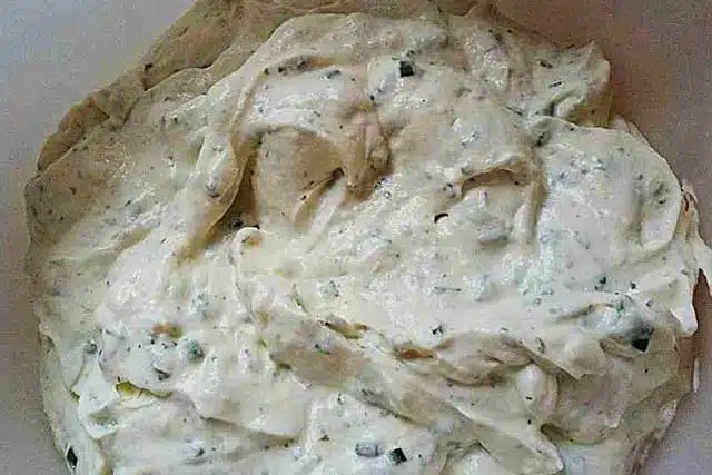 Recept na česnekový dip hotový za 2 minuty!
