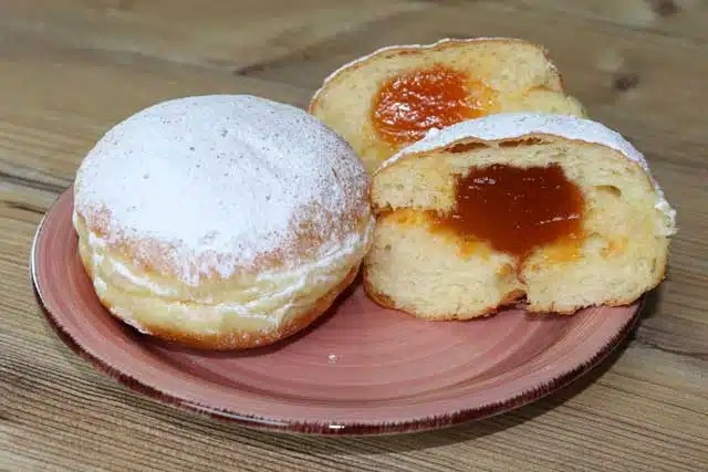 Recept na nadýchané koblihy na masopust – lepší než z pekárny!