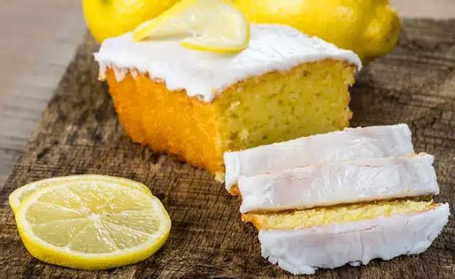 Recept na vláčný citronový moučník