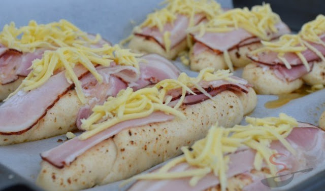 Špekové sýrové rohlíčky