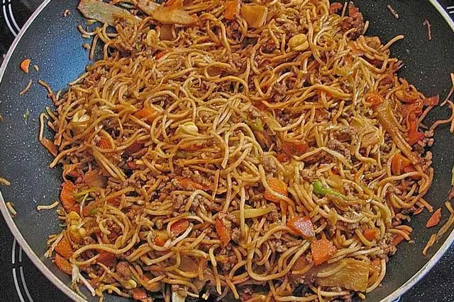 Mleté maso s rýžovými nudlemi – recept