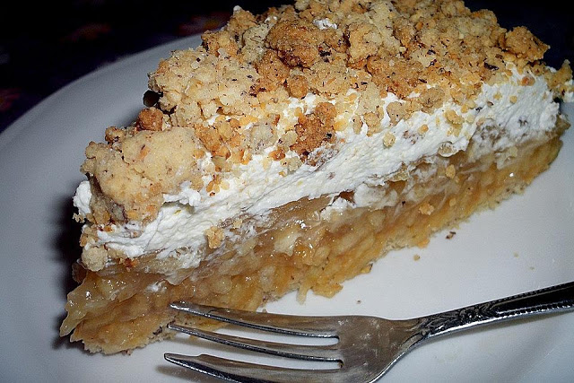 Jablečný koláč s ořechovou drobenkou