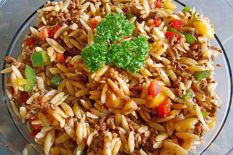 Kritharaki salát s mletým masem