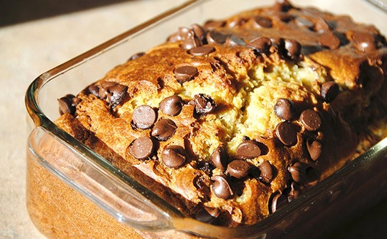 Banánovo-čokoládové kousky lehký dort