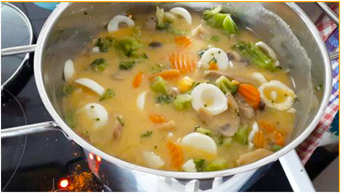 Vaječná frikasé, také nazývané vaječný ragú