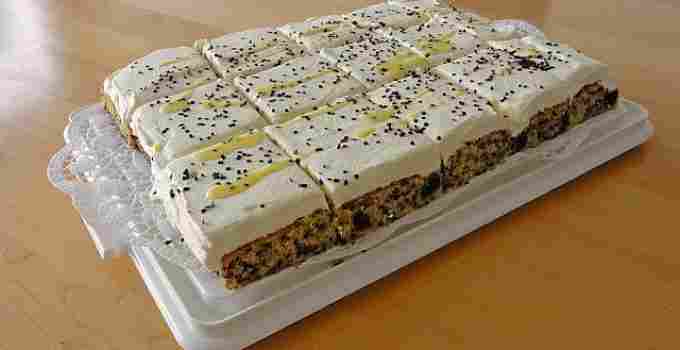 Kirsch – Vaječný koňak – Plechový koláč se smetanou – Šlehačka