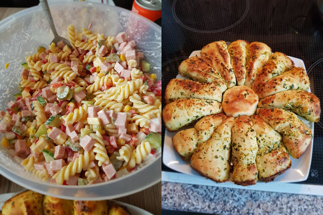 Nejlepší a nejoblíbenější těstovinový salát s česnekovým chlebem