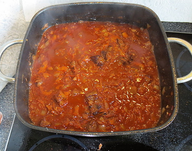 Kořeněný jelení guláš