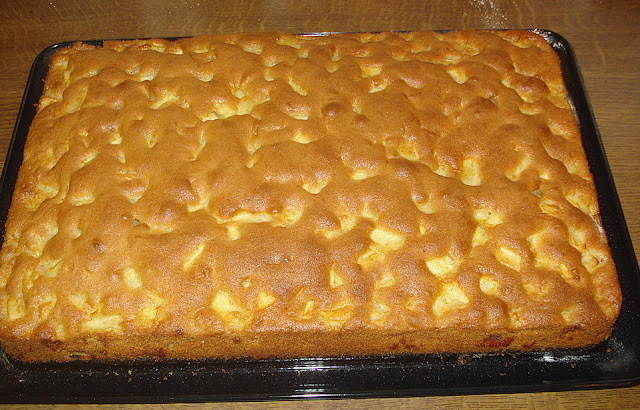 Rychlý jablečný koláč z plechu