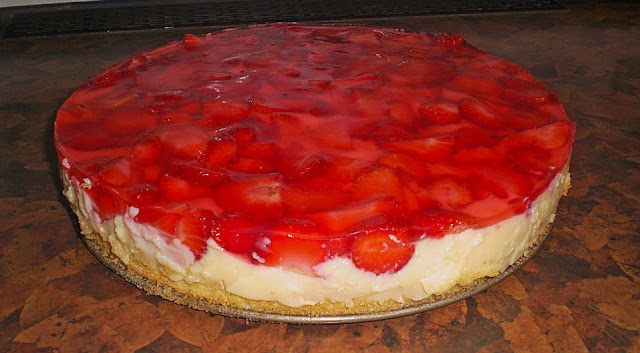 Jahodový piškot s vanilkovým krémem