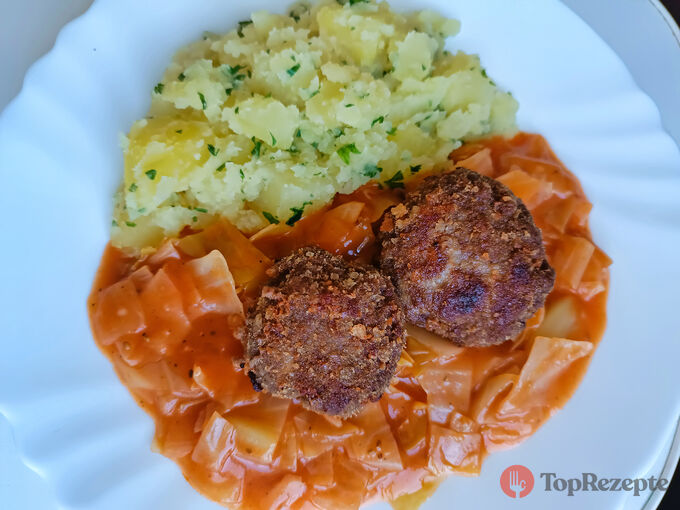 Frikadellen s kapustou. Můj recept na super chutný oběd, při kterém se vám budou sbíhat sliny.