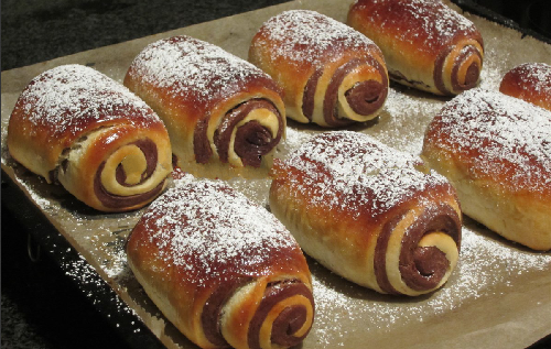 Lískové rohlíčky s Nutellou