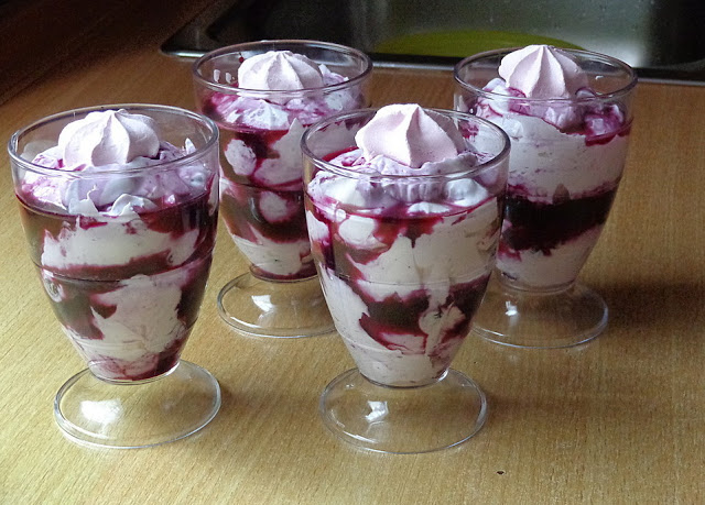 Borůvkový mascarpone dezert