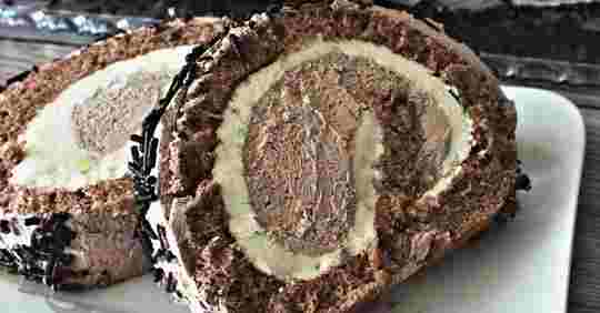 Černobílá piškotová roláda