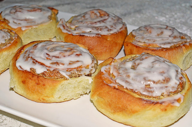 Šťavnaté kynuté ořechové šneky