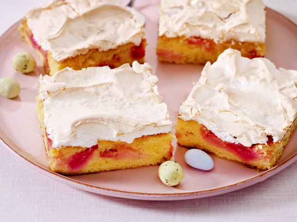 Rebarborový sněhový koláč