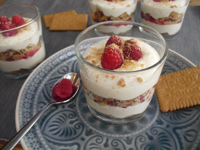 Malinový cheesecake trifle