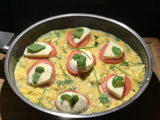 Rajčatovo-mozzarelová míchaná vajíčka