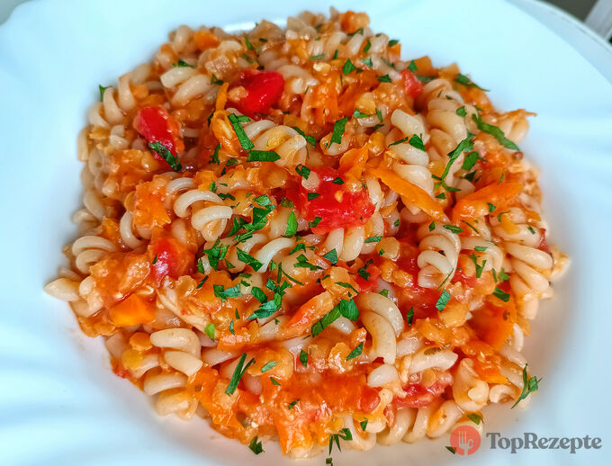 Vegetariánská boloňská omáčka s červenou čočkou