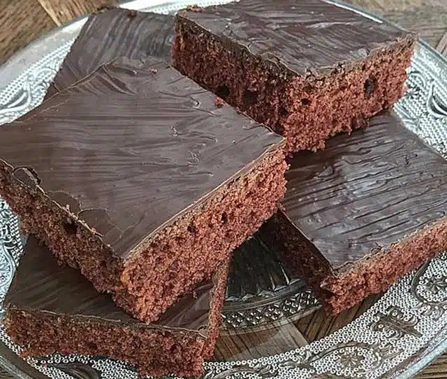 Recept na zakysaný smetanový koláč