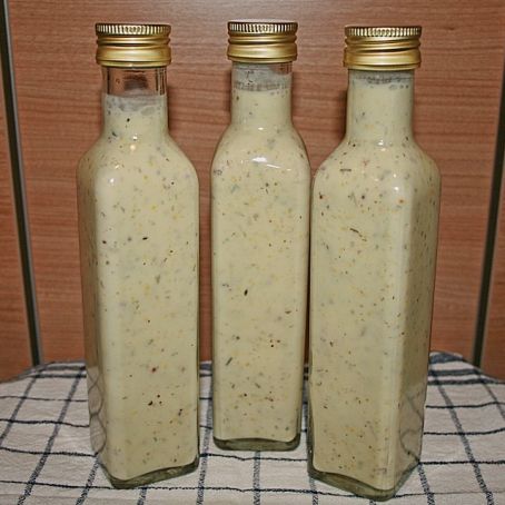 Omáčka na salát na sklad, rychlá a dlouho trvanlivá!