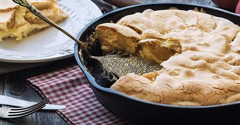 Cette recette vidéo d’un gâteau cuit à la poêle avec des œufs a été vue par 18 millions de personnes et nous comprenons pourquoi.

Traduction précise en tchèque :  
**Tento video recept na pánevní dort s vejcem si prohlédlo 18 milionů lidí a my chápeme proč.**