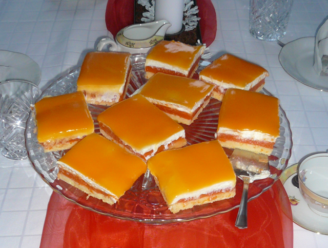 Mandarinkový šlehačkový dort