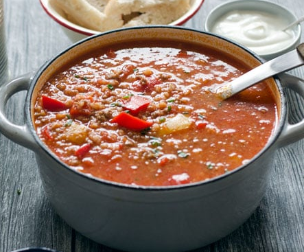 Aromatická polévka plněná paprikou