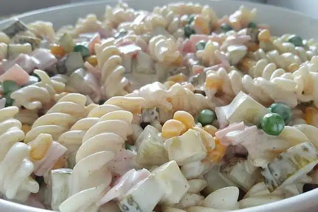 Recept na klasický těstovinový salát