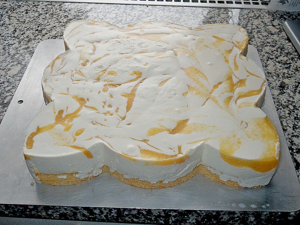 Kasešahnetorte s broskvemi