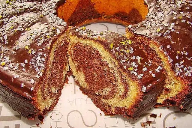 Národní marmeládový mramorový koláč s Nutellou