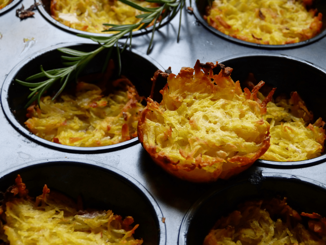 Malé rösti z formy na muffiny