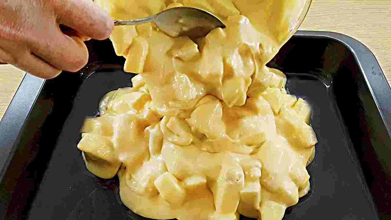 Jablečný pudinkový koláč velmi chutný