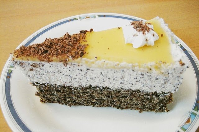 Makový krémový dort