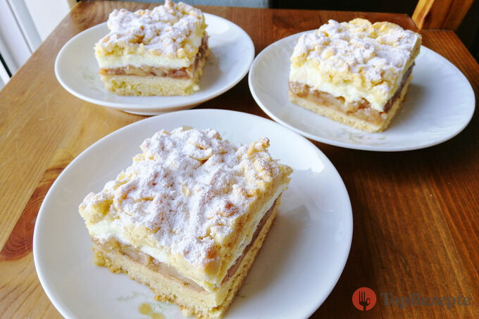 Apfeltornado: Vynikající jablečný koláč – recept na hrníček a těsto se jednoduše strouhá na plech